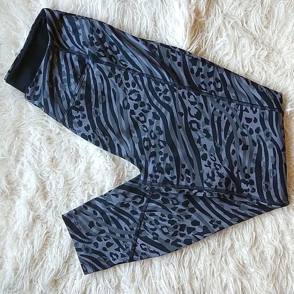 Victoria's Secret PINK Sport High Rise Gray and Black Leopard Print Leggings M